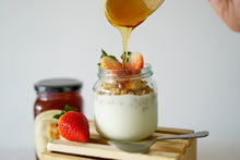 Cargar imagen en el visor de la galería, Amira Miel de abejas CRUDA receta