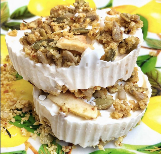 cheese cake con granola keto de amira