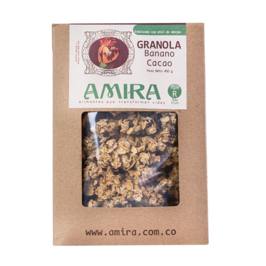Granola Amira sin gluten con banano, cacao y coco, fuente natural de energia con grasas saludables  y fibra.
